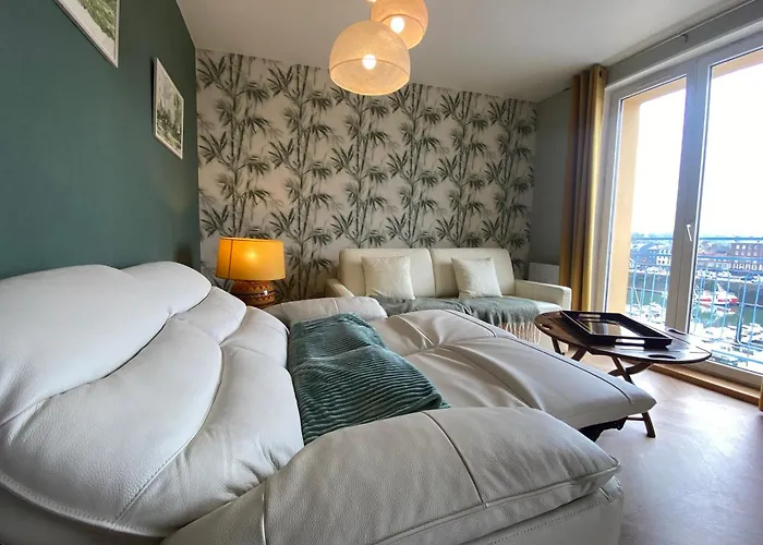 Etablissement 3 Etoiles Avec Ascenseur, 3 Appartements Lumineux Vue Port Avec Balcon, 200M De La Mer, Wifi Fibre, Tous Service Inclus