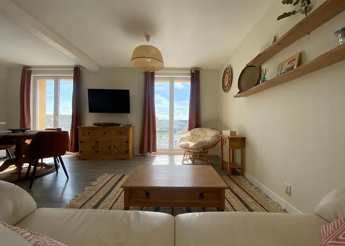 Etablissement 3 Etoiles Avec Ascenseur, 3 Appartements Lumineux Vue Port Avec Balcon, 200M De La Mer, Wifi Fibre, Tous Service Inclus