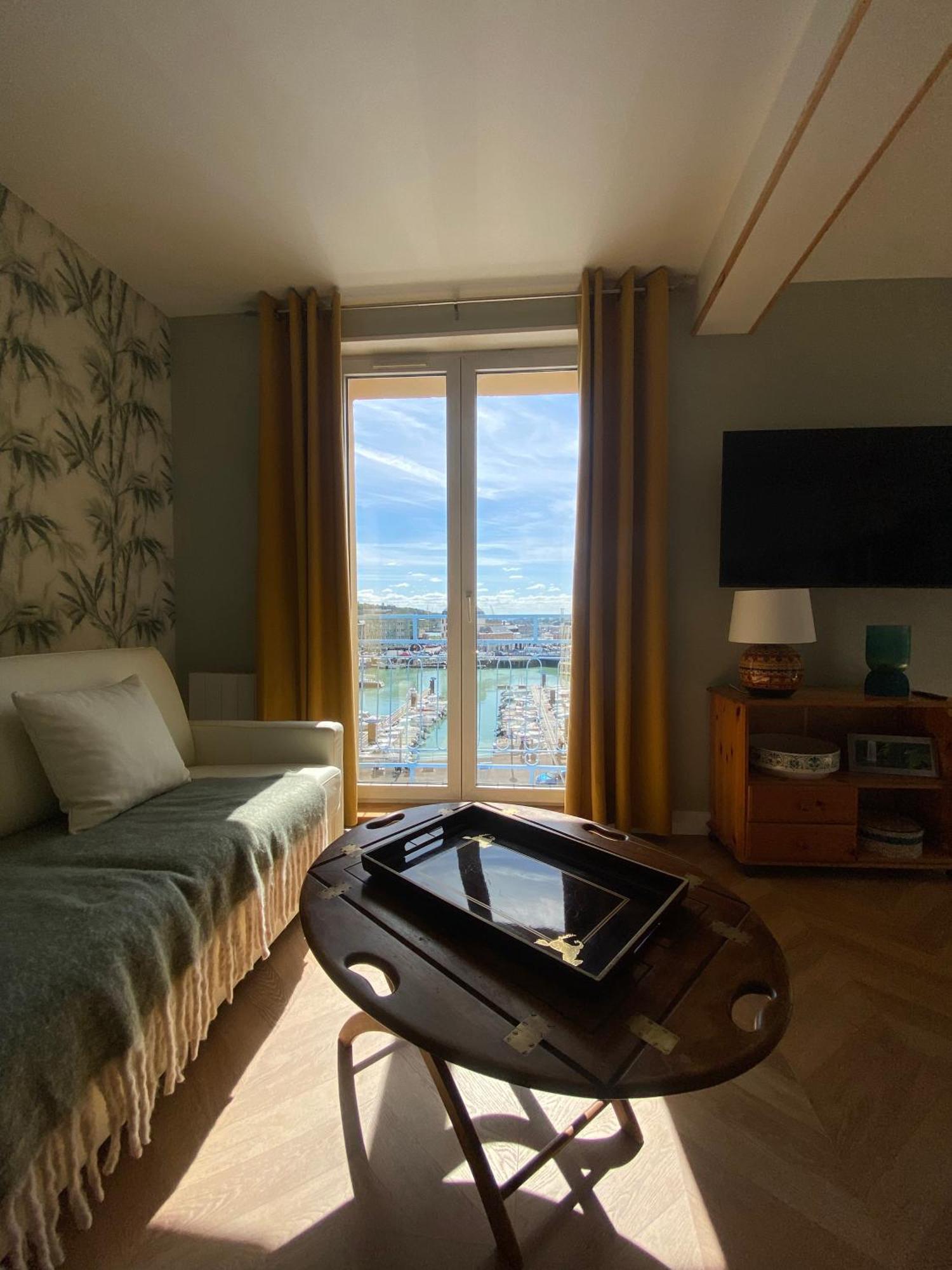 Apartment Etablissement 3 Etoiles Avec Ascenseur, 3 Lumineux Vue Port Avec Balcon, 200m De La Mer, Wifi Fibre, Tous Service Inclus *