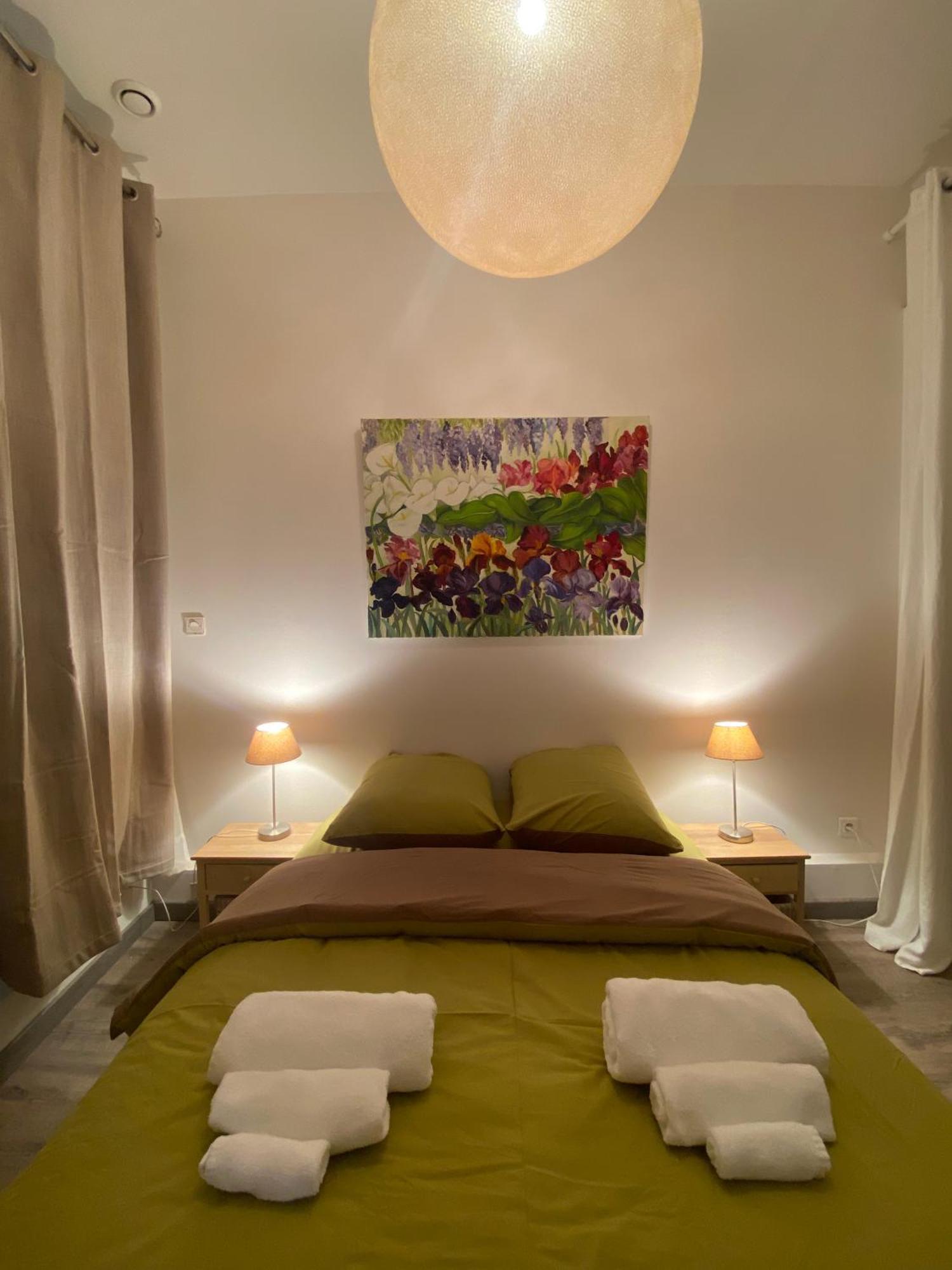 Apartment Etablissement 3 Etoiles Avec Ascenseur, 3 Lumineux Vue Port Avec Balcon, 200m De La Mer, Wifi Fibre, Tous Service Inclus