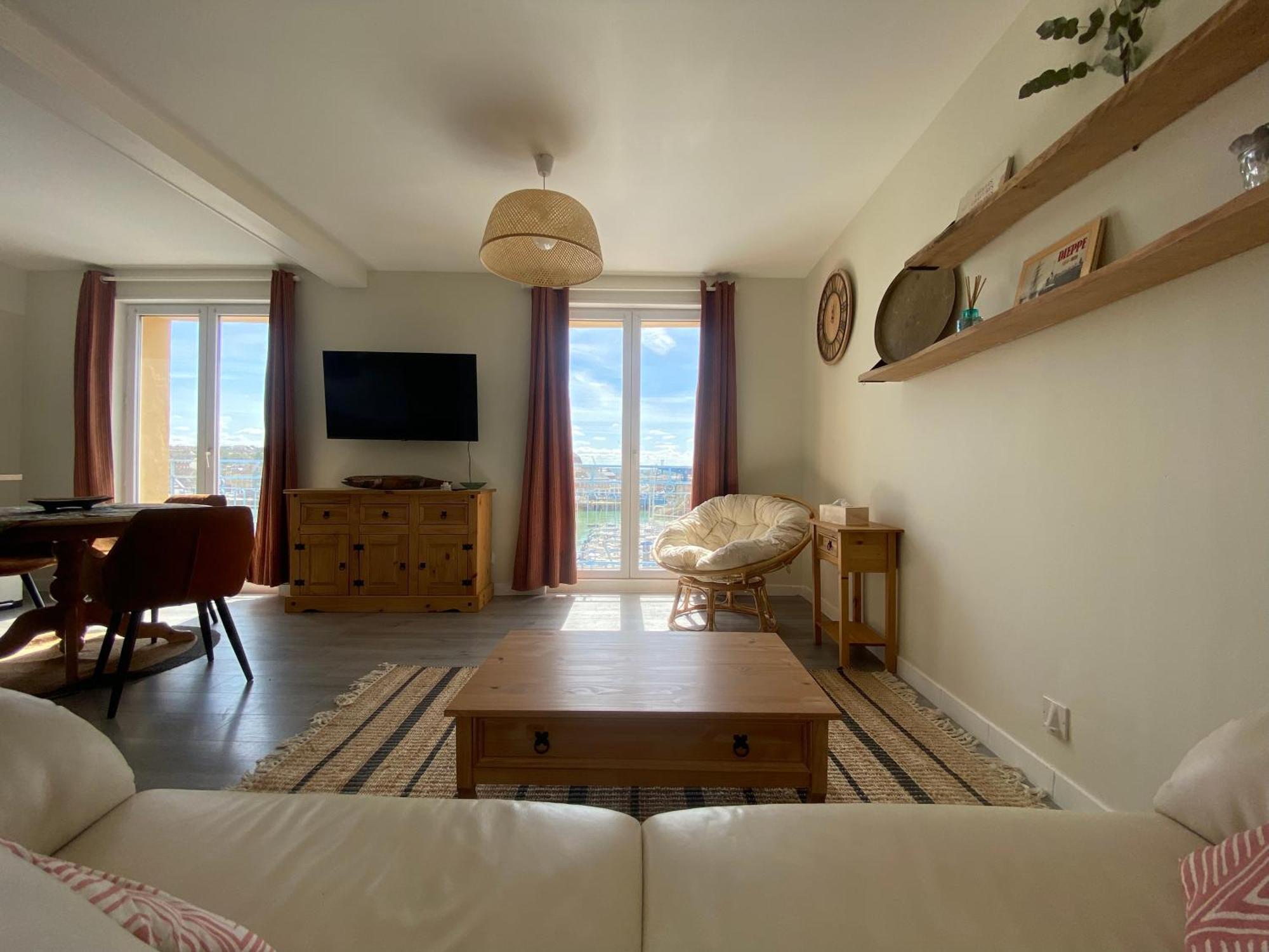 Etablissement 3 Etoiles Avec Ascenseur, 3 Lumineux Vue Port Avec Balcon, 200m De La Mer, Wifi Fibre, Tous Service Inclus Apartment Dieppe