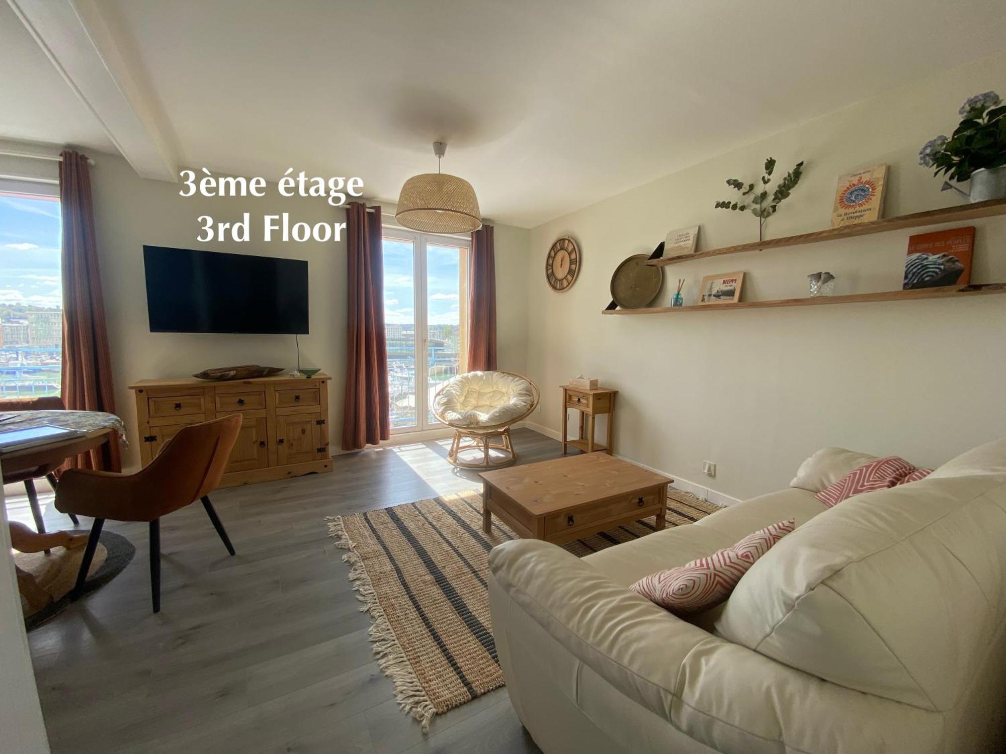 Etablissement 3 Etoiles Avec Ascenseur, 3 Lumineux Vue Port Avec Balcon, 200m De La Mer, Wifi Fibre, Tous Service Inclus * Dieppe