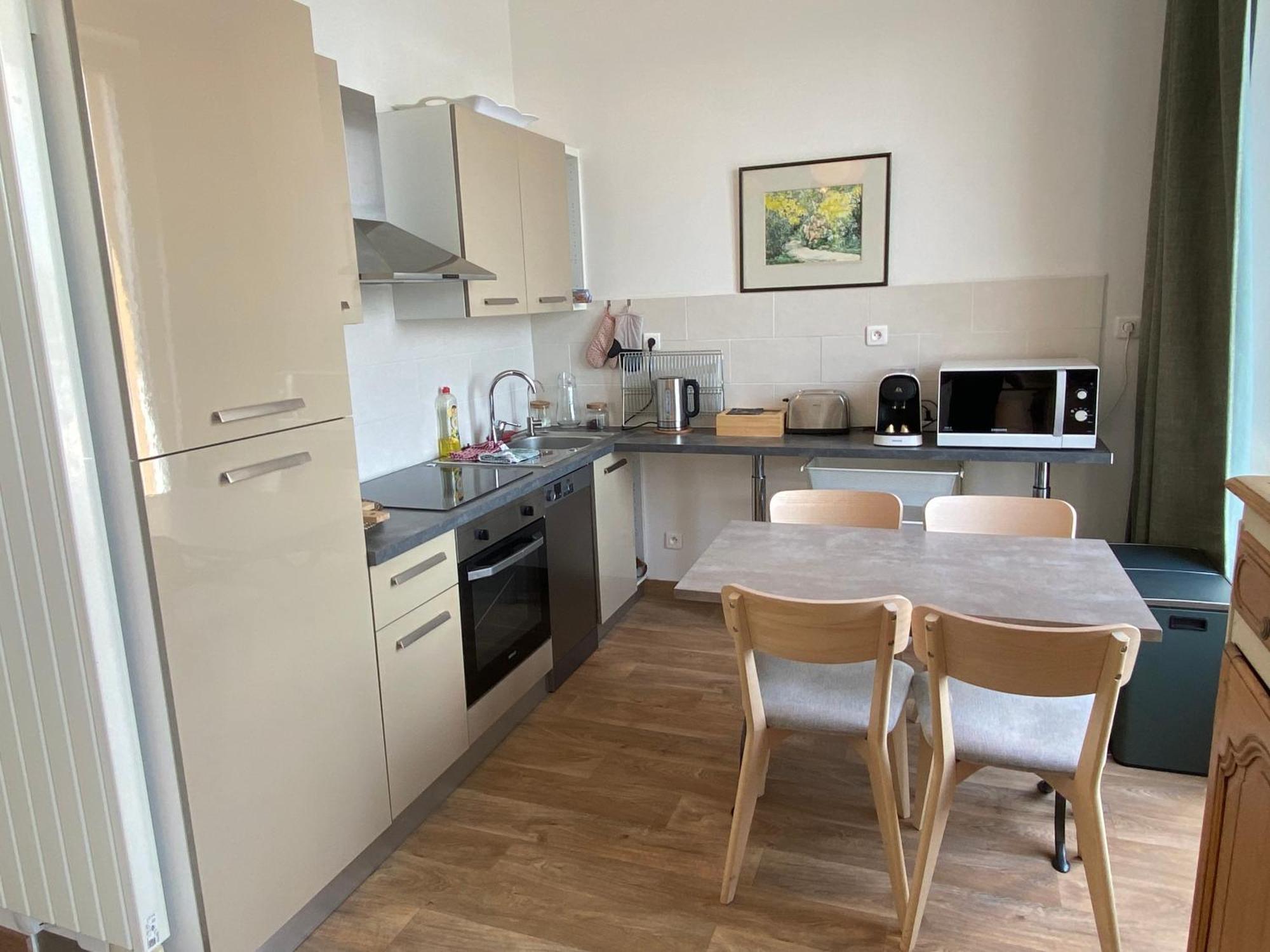 Apartment Etablissement 3 Etoiles Avec Ascenseur, 3 Lumineux Vue Port Avec Balcon, 200m De La Mer, Wifi Fibre, Tous Service Inclus Dieppe