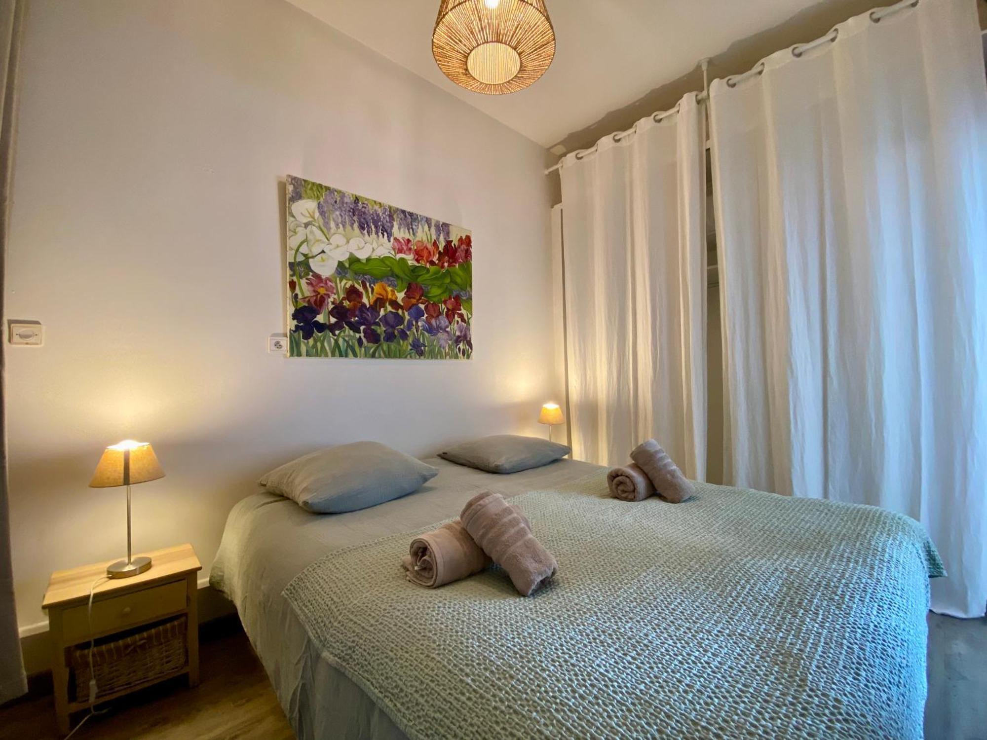 Etablissement 3 Etoiles Avec Ascenseur, 3 Lumineux Vue Port Avec Balcon, 200m De La Mer, Wifi Fibre, Tous Service Inclus Apartment